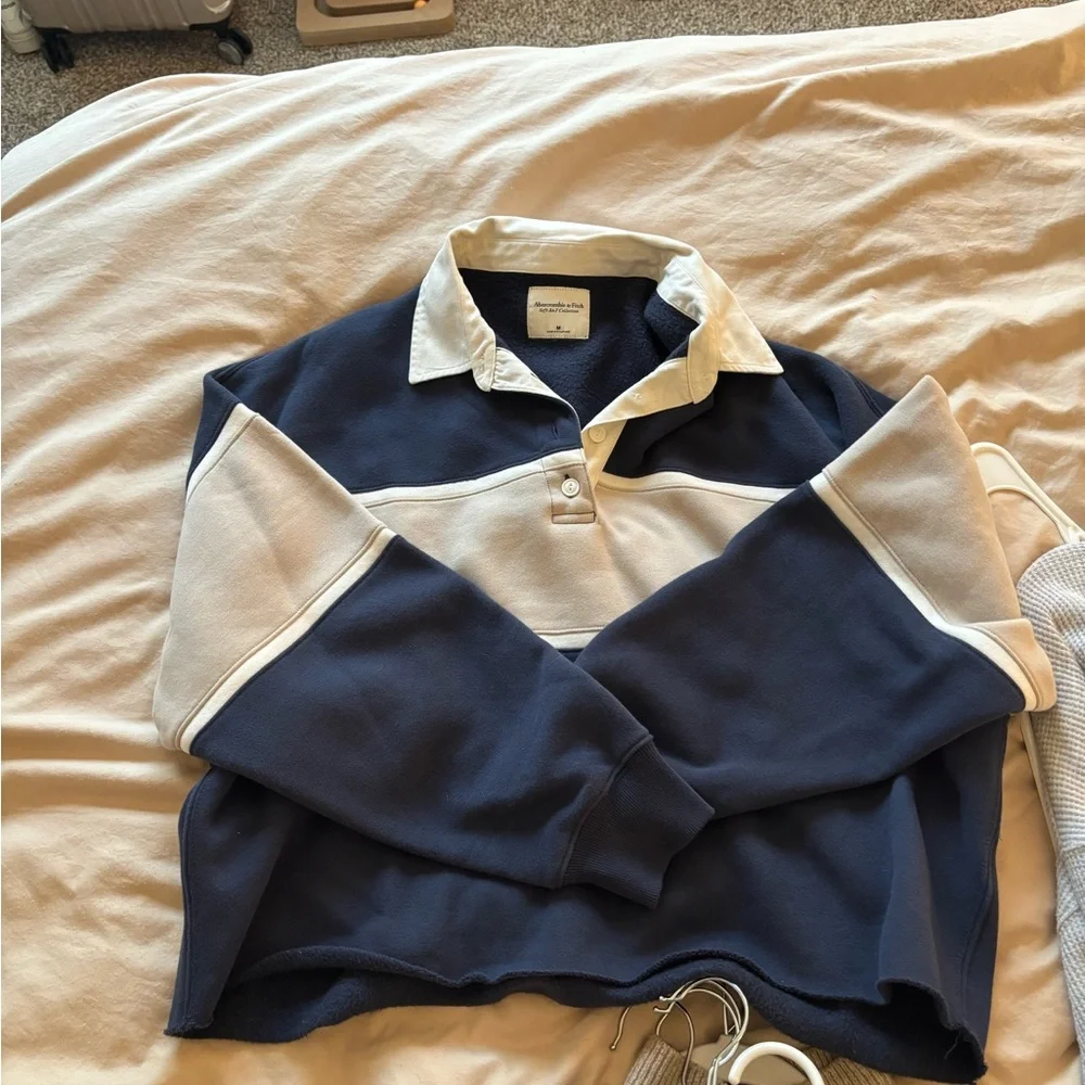 Abercrombie Essential Collared Rugby Polo Crew - Picture 2 of 5